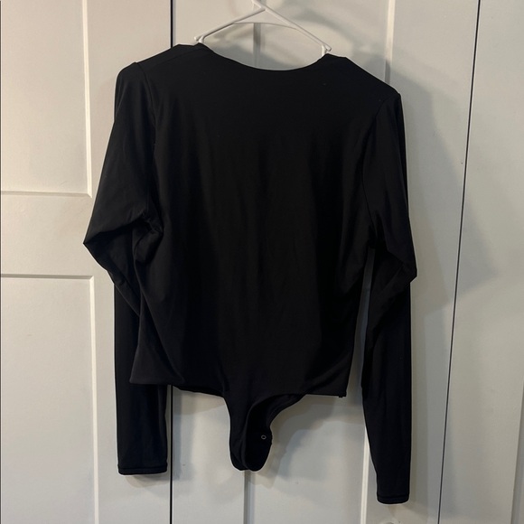 SKIMS Black Deep V-Neck Bodysuit - Picture 6 of 7